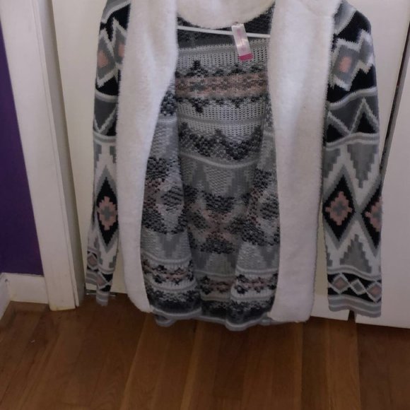 Patterned Cardigan - Picture 3 of 4